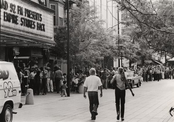 1980 - 'Empire Strikes Back' draws huge crowd